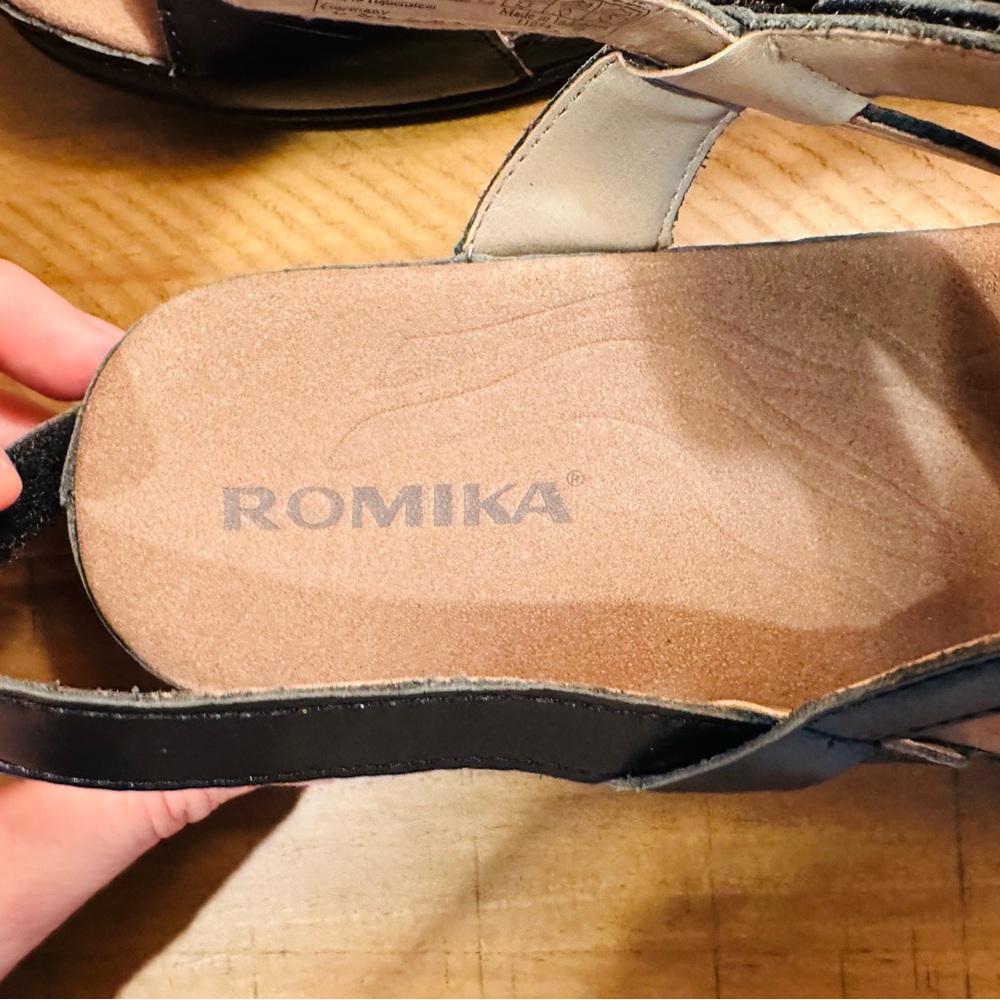 Romika Black Women's Sandals with Bejeweled Floral Accent Size 39/US 8-8.5 - Picture 11 of 13